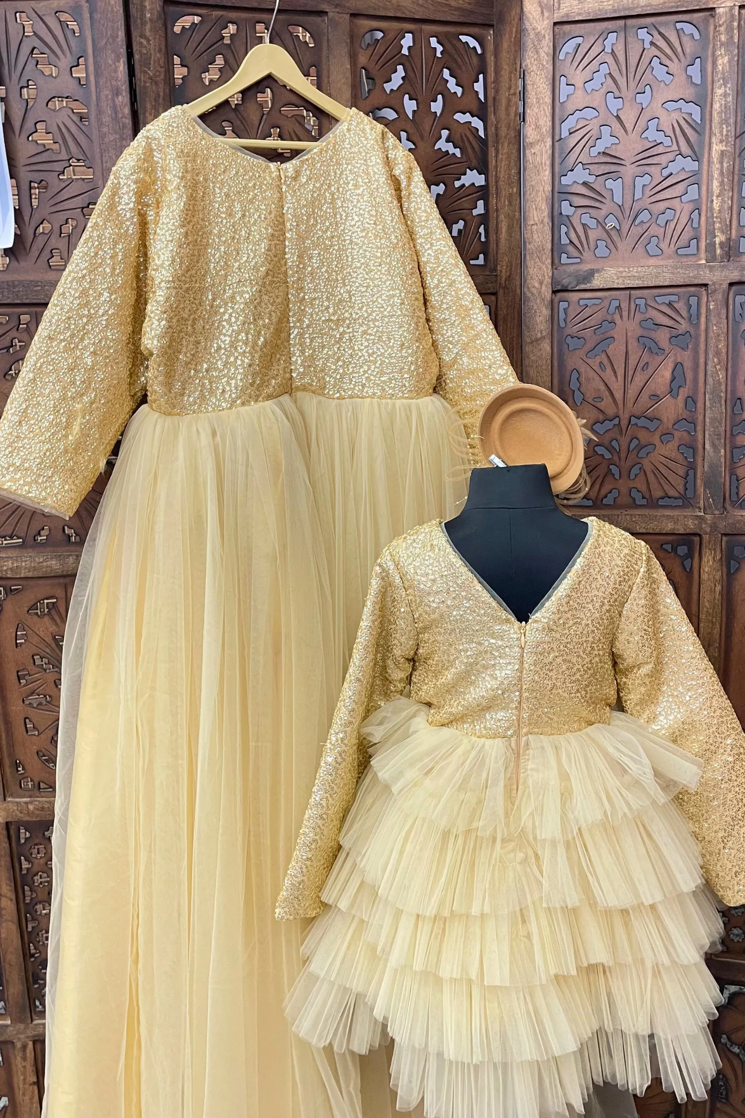 Gold Elegance Mom Daughter Set