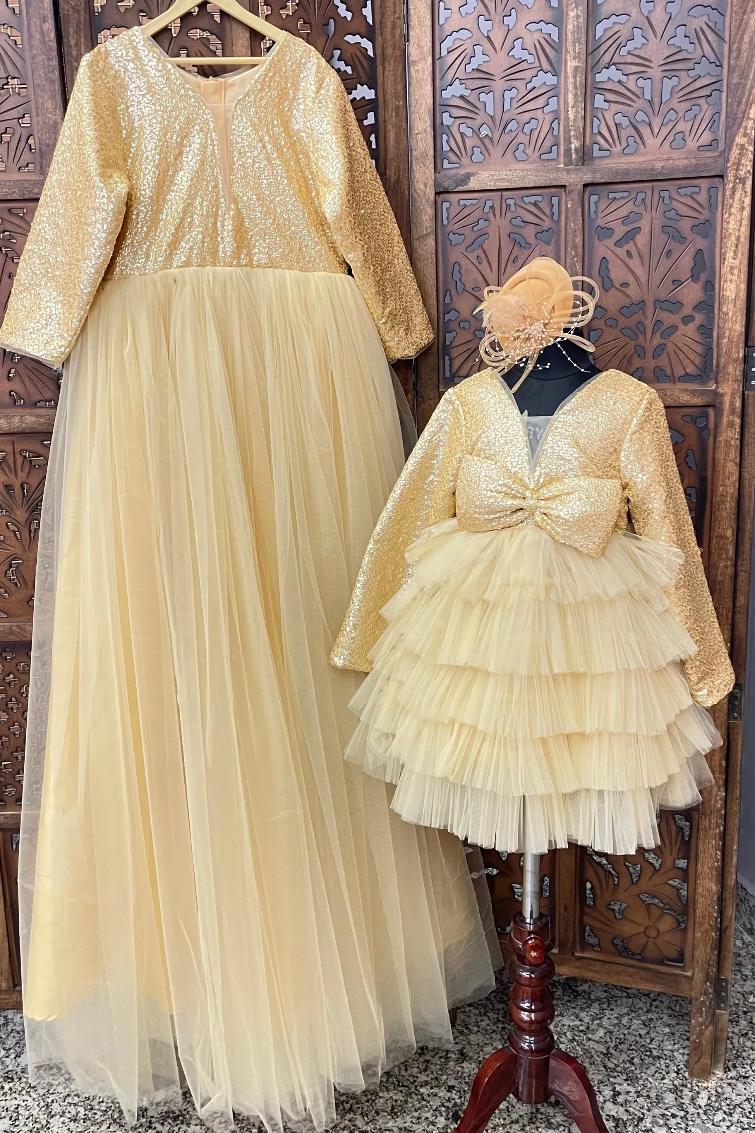 Gold Elegance Mom Daughter Set