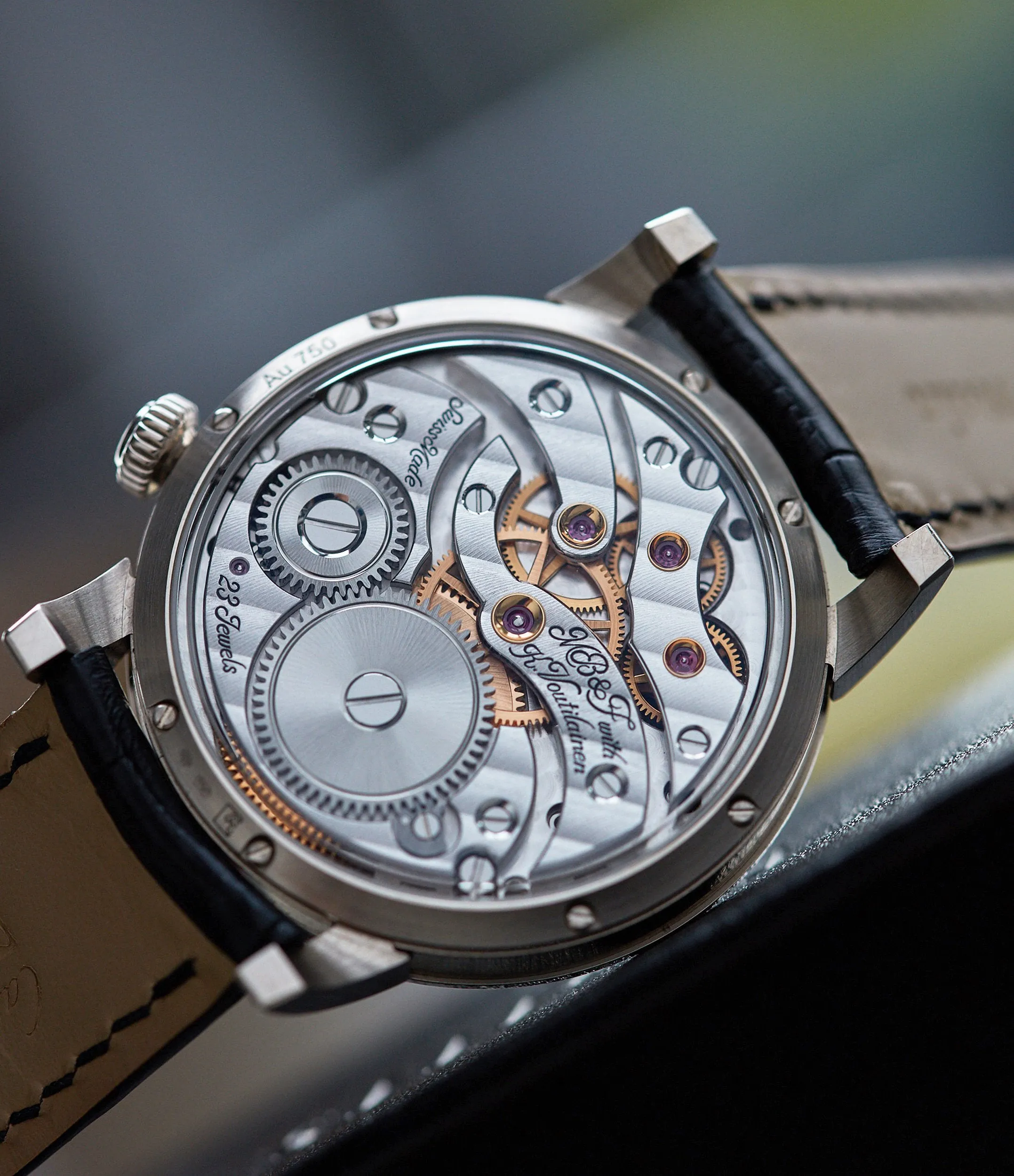 Legacy Machine LM101 | White Gold