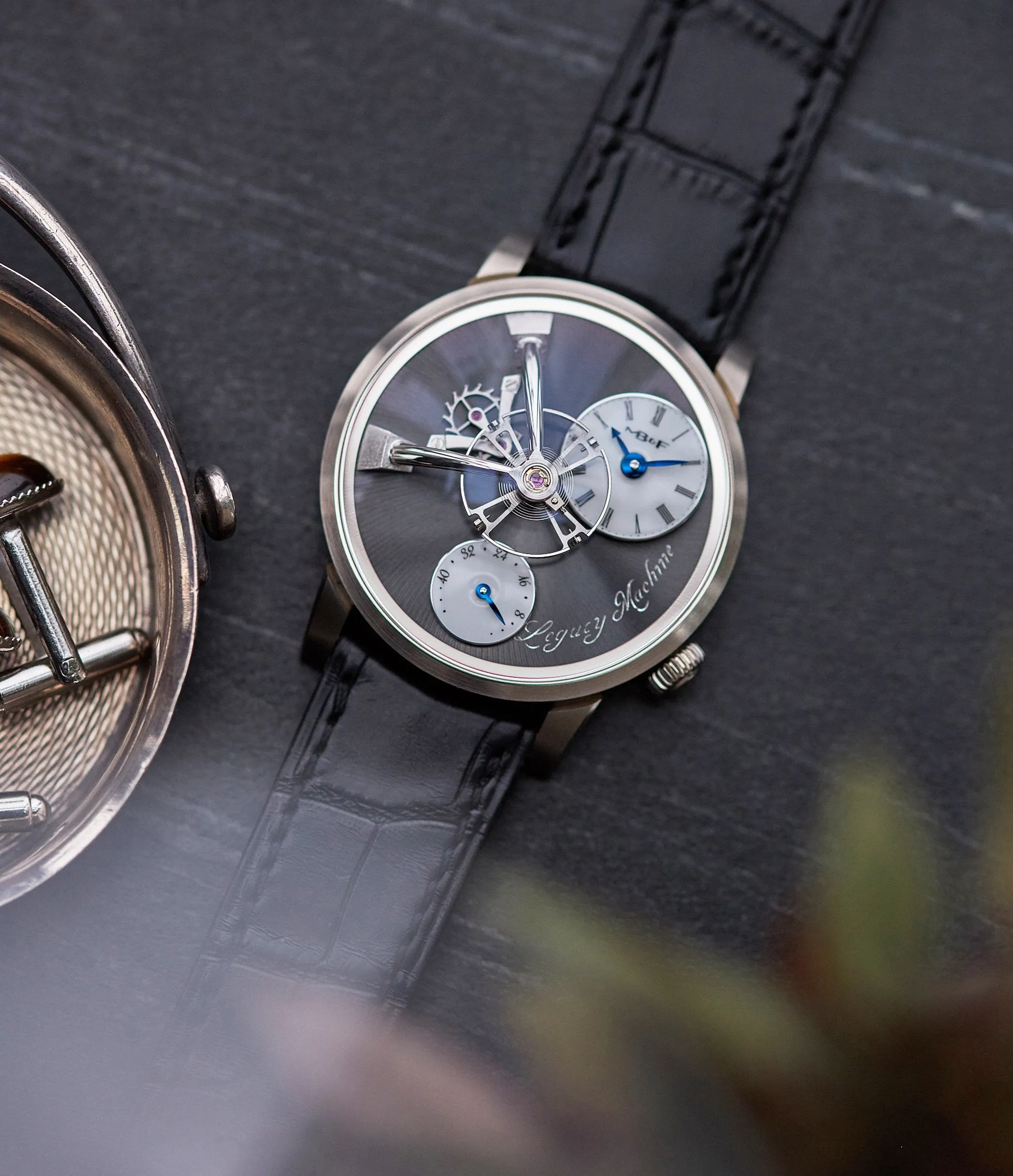 Legacy Machine LM101 | White Gold
