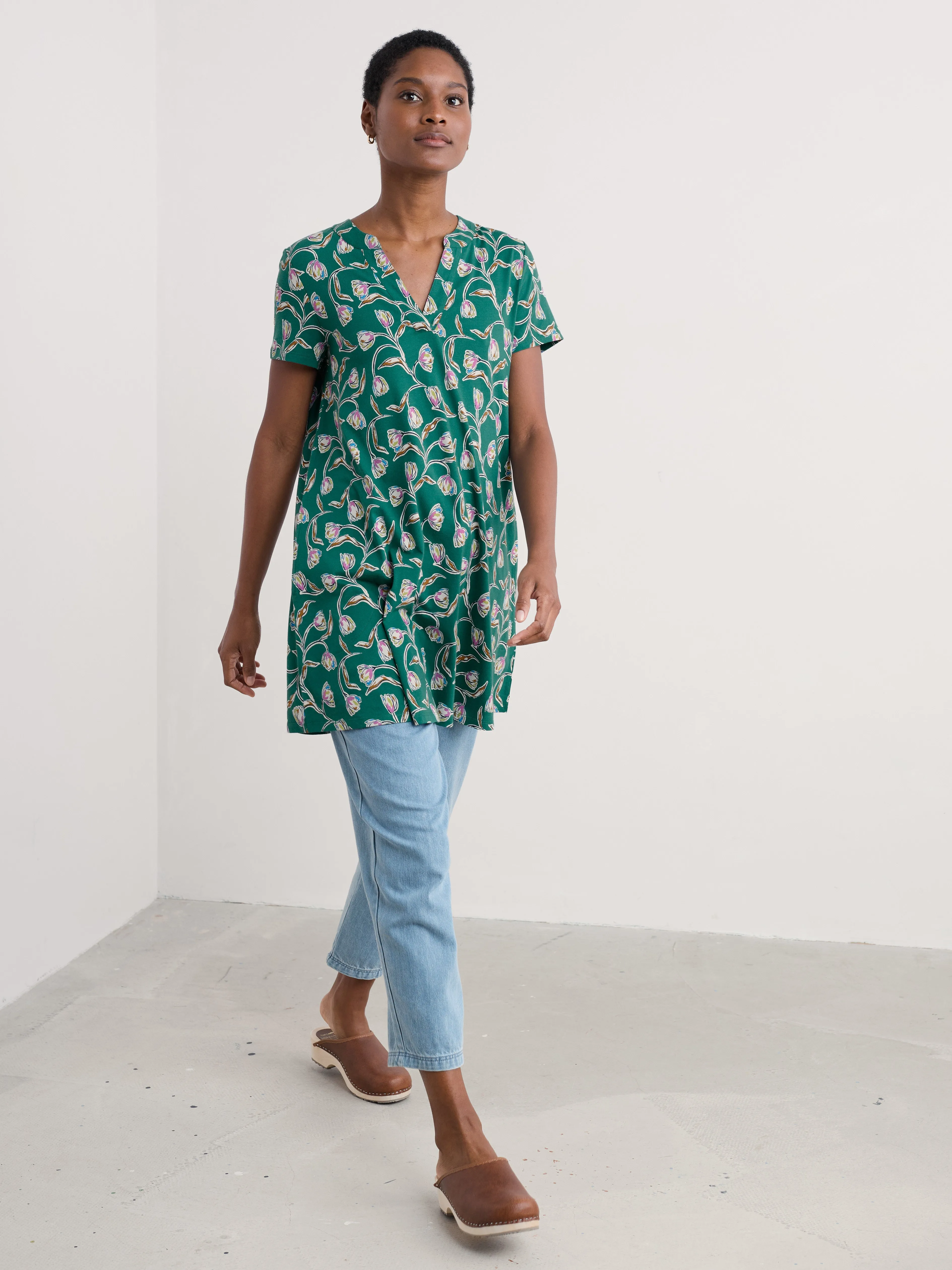 Short Sleeve Wreathe Tunic