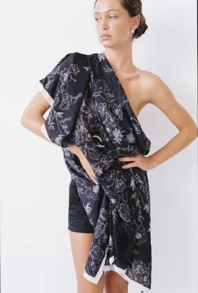 Solange, Scarf carré in silk, 130